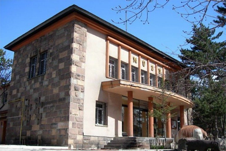 Erzurum Arkeoloji Müzesi Nerede, Ne Şekilde Gidilir, Ziyaret Bilgisi