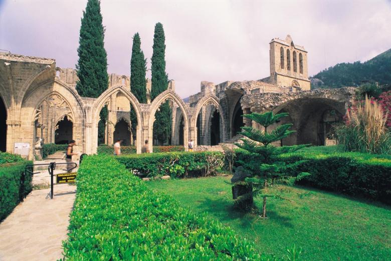 1. Bellapais Manastırı / Girne