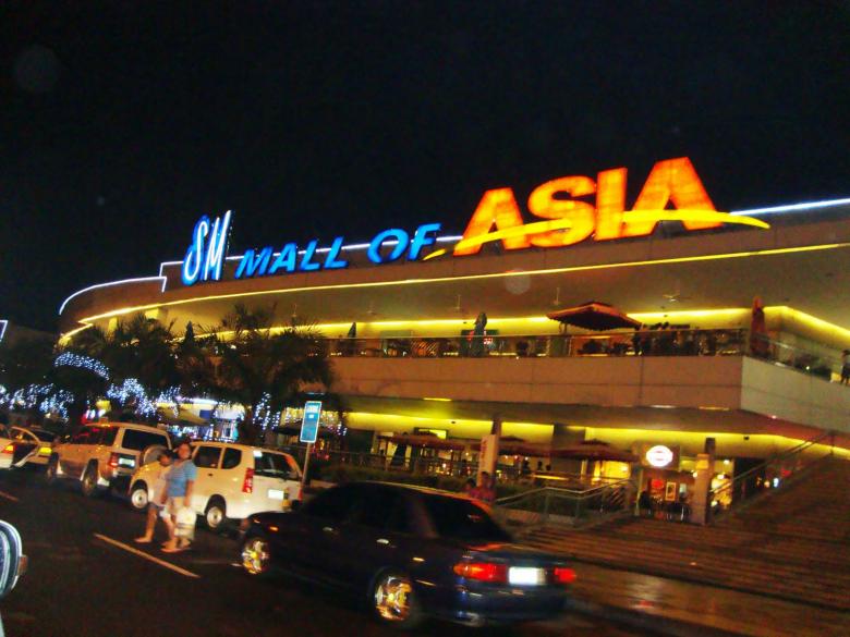 10. SM Mall of Asia - Filipinler