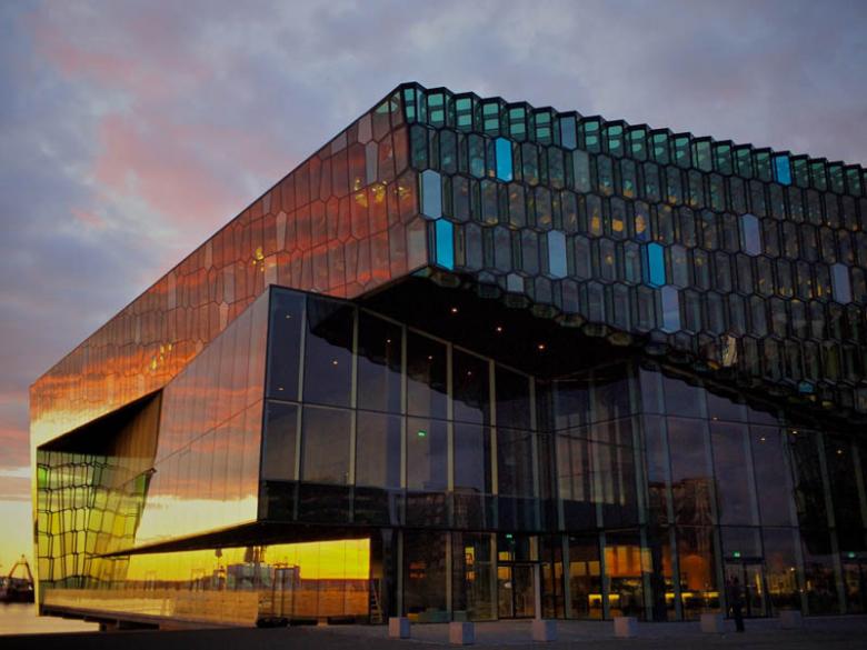 8. Harpa –Reykjavik, İzlanda